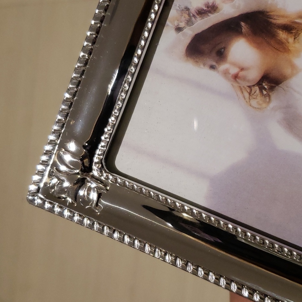 Silver Frame - Picture 3 of 10
